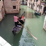 Ca\' De L\'Anzolo